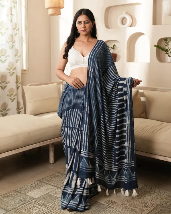 Indigo_Cotton_Silli_Dabu_Print_Mul_Saree_With_Tassels_For_Women